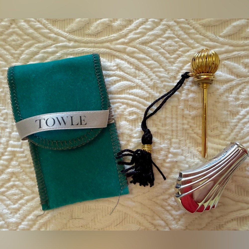 Towle Sterling Silver Art Deco Fluted Perfume Bottle and pouch - Picture 3 of 7